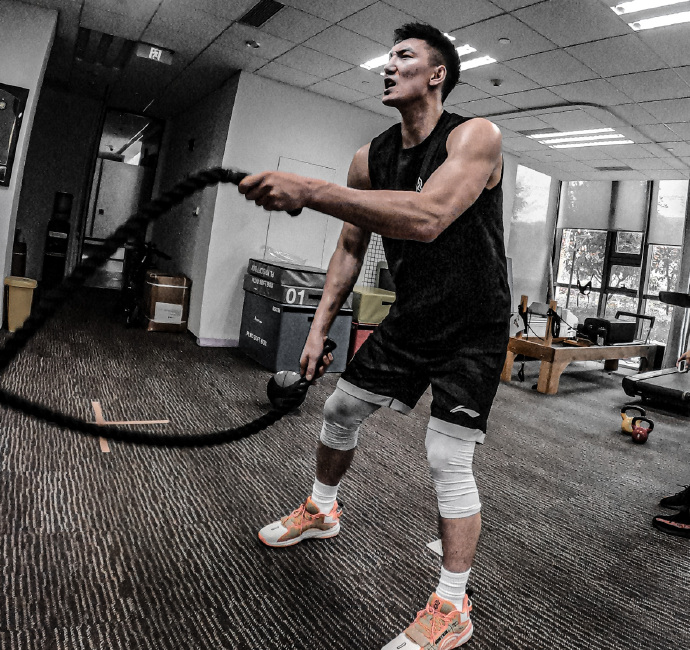 关于迈阿密热火训练开放日，加时末段门线救险引欢呼，CBA季后赛在即，轮换策略成焦点的信息