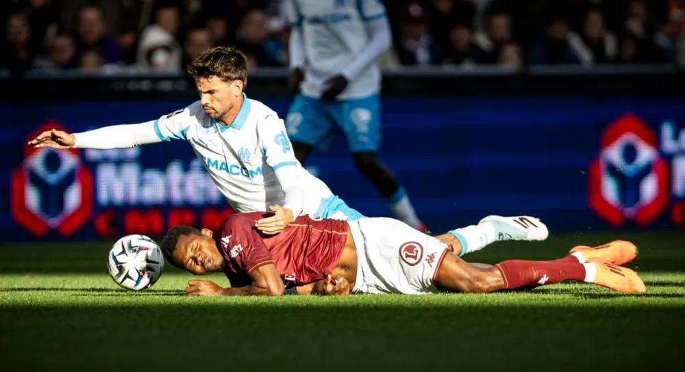 关于法甲赛程吃紧；马赛今晨内部沟通；更衣室稳定；训练强度明显提升的信息