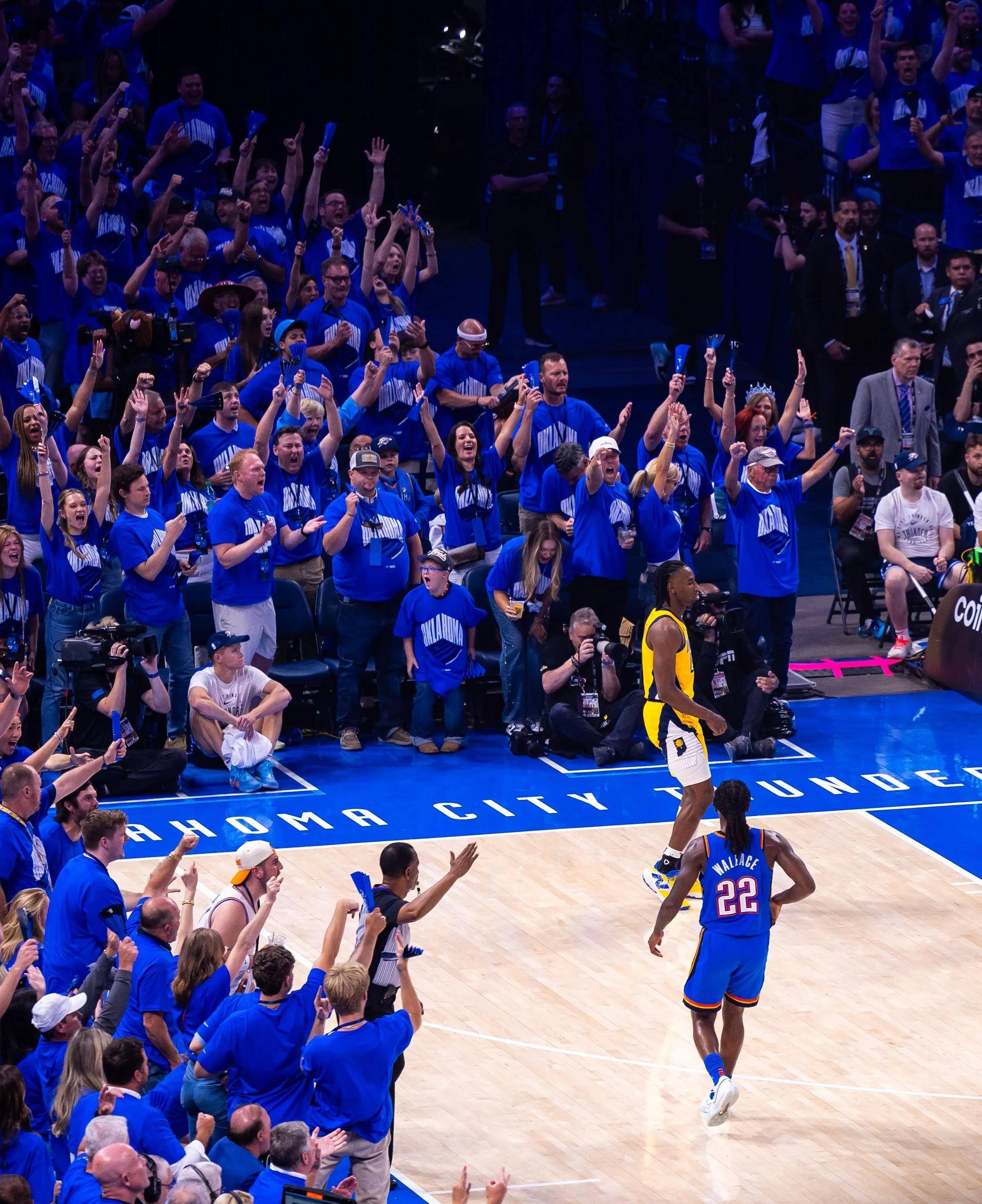 尼斯训练开放日，冲刺阶段复出首秀引欢呼，NBA季后赛在即，细节决定成败的简单介绍